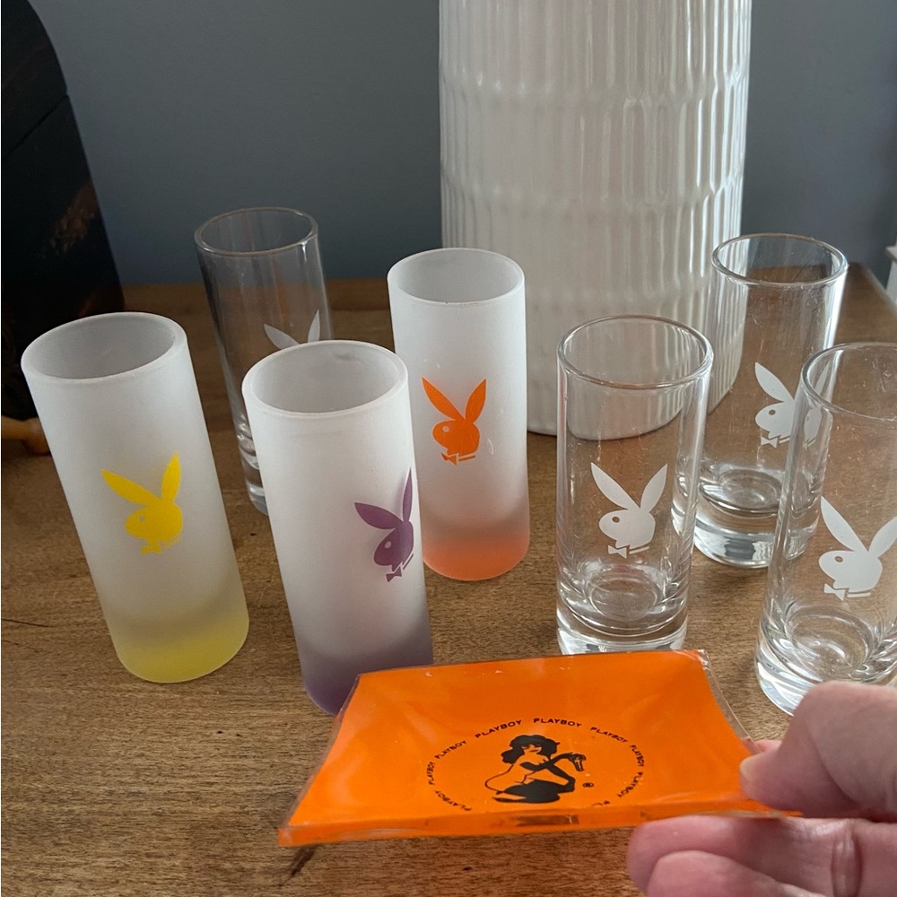 7 vintage small glasses plus vintage ashtray